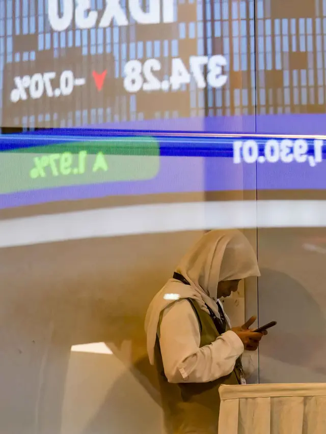 Sesi Pertama Perdagangan, IHSG Ditutup Melemah ke Level 6.734