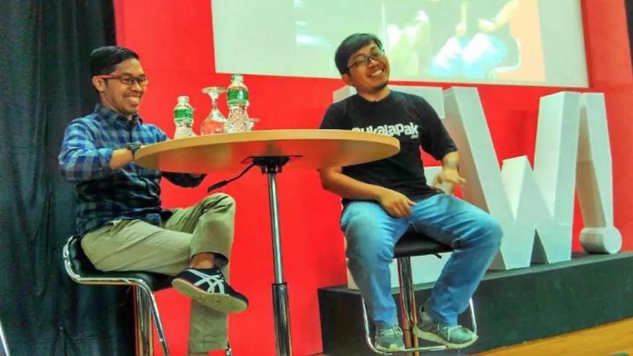CEO Bukalapak Achmad Zaky mendorong mahasiswa berani mengambil langkah untuk memulai bisnis. (Erinaldi/Liputan6.com)