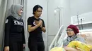 "Ya, aku ada sepenggal puisi yang semoga bisa bermakna. Aku ungkapkan seperti bahwa kegelisahan dan apapun yang terjadi pada kita adalah surat cinta dari Tuhan, yang sepenuhnya harus kita baca dengan baik," ucap Charlie. (Deki Prayoga/Bintang.com)