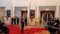 Presiden Jokowi melantik Azwar Anas sebagai menpan-RB. (Liputan6.com/Lizsa Egeham)