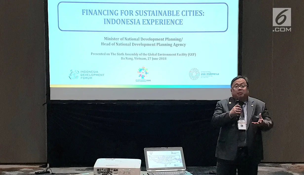 Menteri Perencanaan Pembangunan Nasional / Kepala Badan Perencanaan Pembangunan Nasioan (Bappenas), Bambang Brodjonegoro, memberikan paparan pada Financing for Sustainable Cities: Indonesia Experience di Vietnam (27/6). (Liputan6.com/HO/Bappenas)