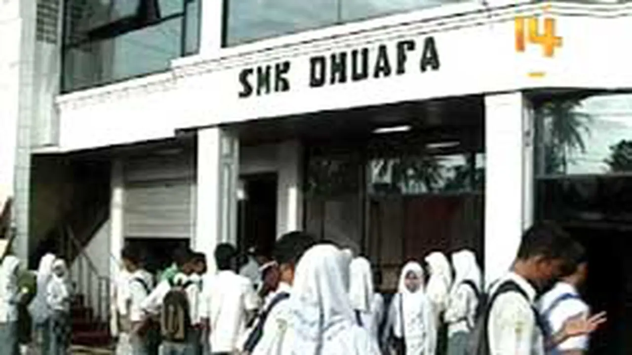 100804aSMK_Dhuafa.jpg