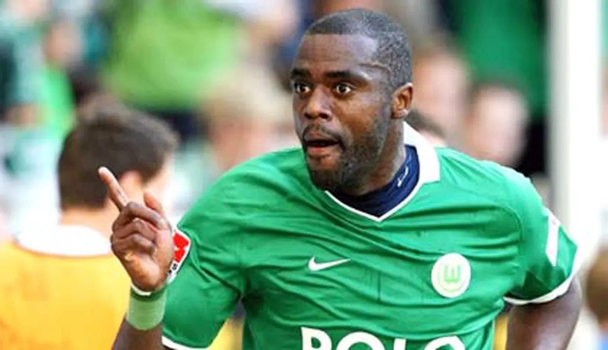 Striker Wolfsburg Grafite merayakan golnya dalam pertandingan Bundesliga antara VfL Wolfsburg vs Werder Bremen di kota Wolfsburg pada 23 Mei 2009, hari terakhir musim kompetisi. AFP PHOTO/RONNY HARTMANN