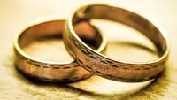 Hilang 10 Tahun, Cincin Pernikahan Ditemukan Tukang Ledeng