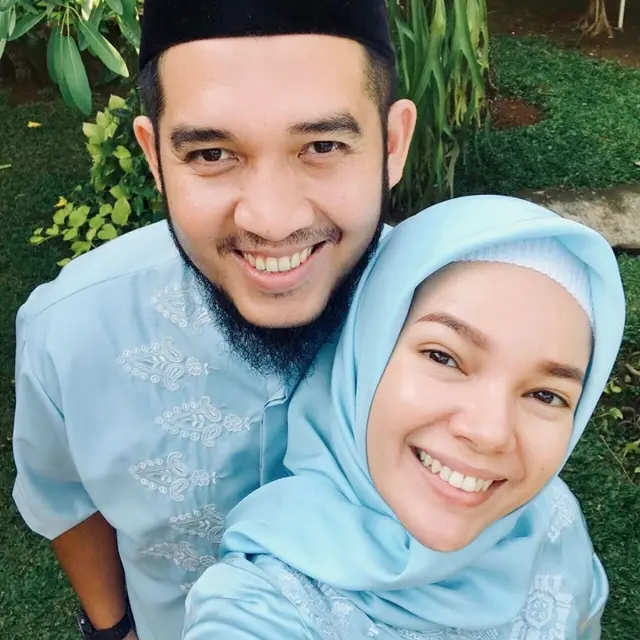 Blasteran Brasil-Indonesia, Ini 6 Potret Transformasi Dewi Sandra dari Kecil hingga Kini