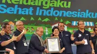 Kemenkes RI raih rekor dunia senam peregangan yang dilaksanakan secara serentak di seluruh wilayah di Indonesia. Senam peregangan diikuti 120 ribu orang tepat di Hari Kesehatan Nasional.