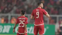 Pemain Persija Jakarta, Marko Simic (kanan) dan Riko Simanjuntak saat melawan Tampines Rovers pada laga Piala AFC 2018 di Stadion Utama GBK, Senayan, Jakarta (28/2/2018). Persija menang 4-1. (Bola.com/Nick Hanoatubun)