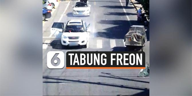 VIDEO: Rekaman Mobil Meledak di Jalan Karena Tabung Freon