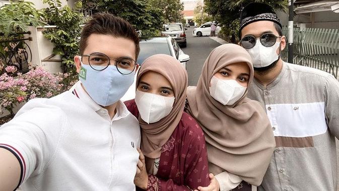 Keluarga kecil Zaskia dan Shireen Sungkar (Sumber: Instagram/irwansyah_15)
