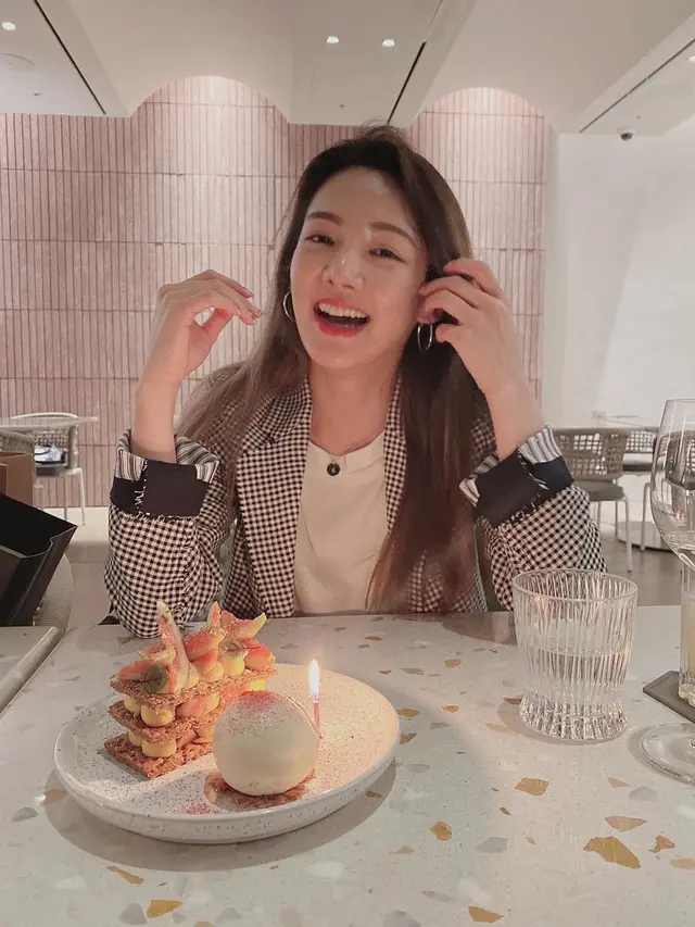 Kim Hyoyeon SNSD (Instagram/ hyoyeon_x_x)