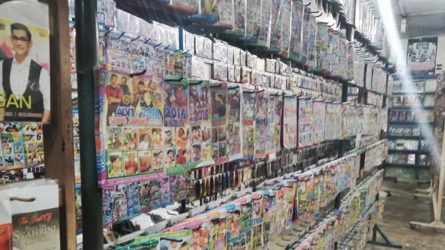 Senja Kala CD Bajakan