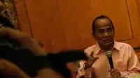 Gubernur Riau Annas Maamun menggelar konferensi pers di Hotel Sultan, Jakarta, Kamis (11/9/14). (Liputan6.com/Faizal Fanani)