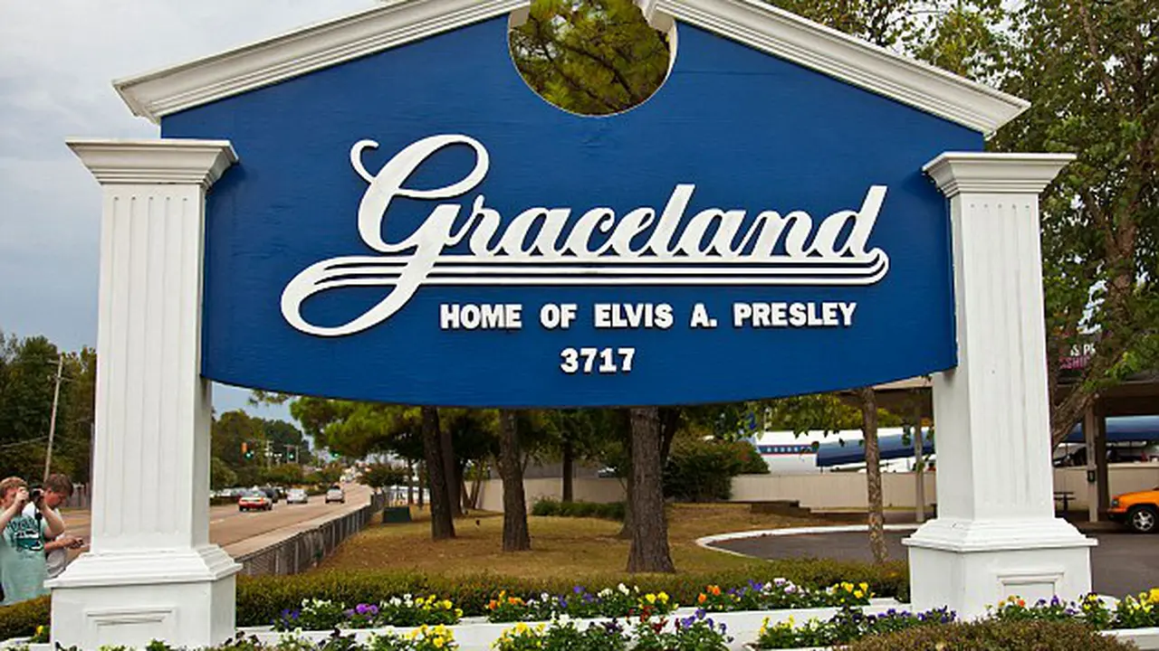 Selamat Tinggal Pada Pesawat Elvis Presley