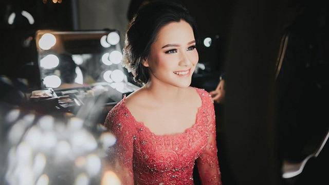 7 Pesona Twinda Rarasati saat Pakai Kebaya, Anggun Banget