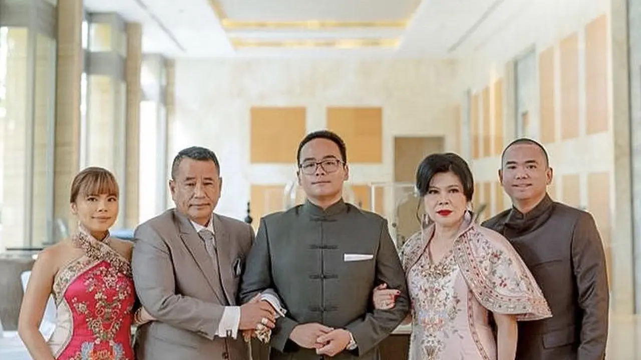 Pesona Felicia Hutapea Anak Kedua Hotman Paris
