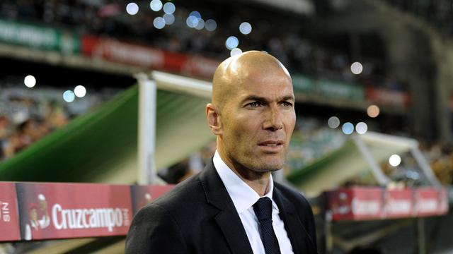 <span>Zinedine Zidane merupakan pemain legendaris Real Madrid. Sebagai pelatih, Zizou juga sukses mempersembahkan 3 gelar Liga Champions, 2 gelar Liga Spanyol, 2 Piala Super Spanyol, 2 Piala Dunia Antarklub, dan 2 Piala Super UEFA dalam dua periode perdananya di Santiago Bernabeu. (AFP/Cristina Quicler)</span>