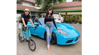 Sering Pamer, Lihat Aksi Lucinta Luna dengan Mobil Mewah