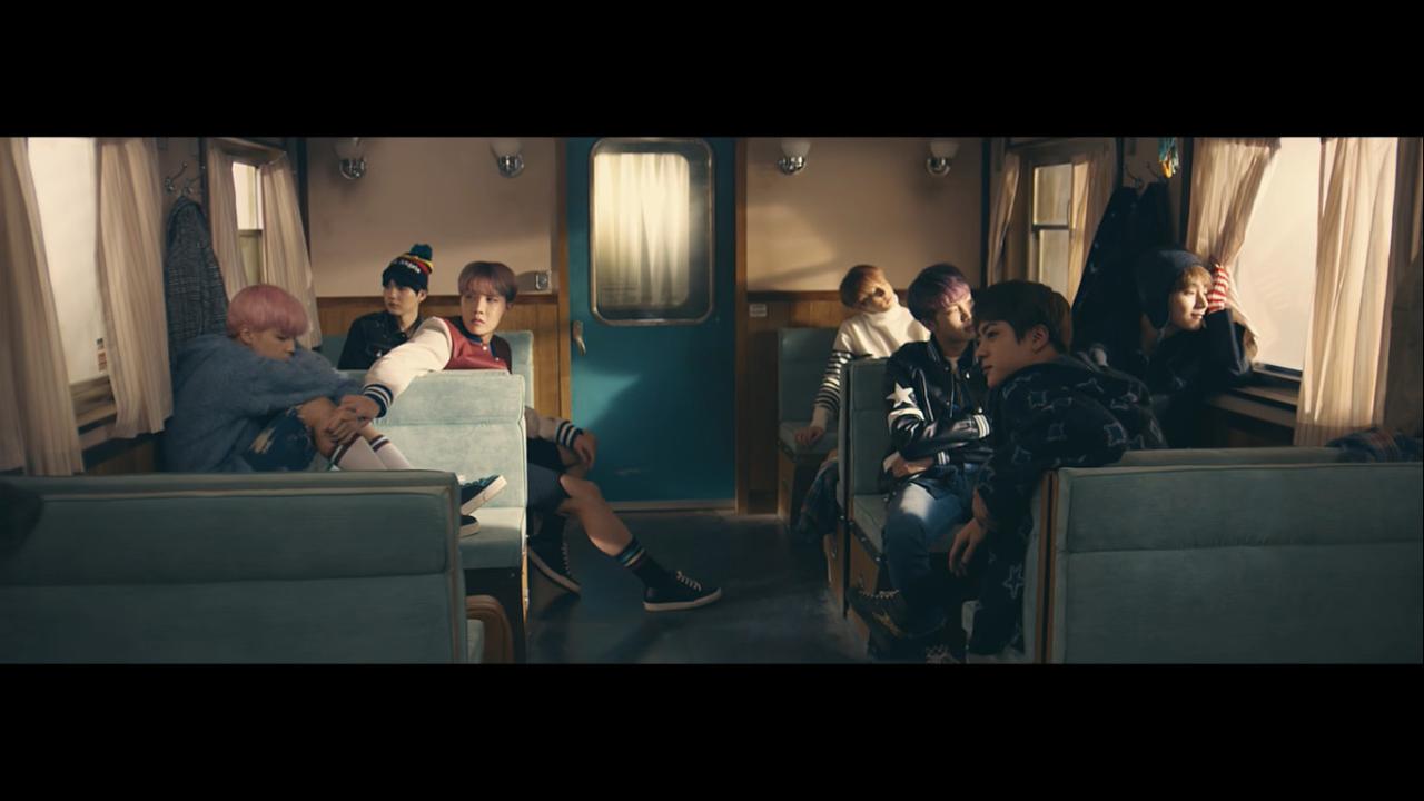 BTS di music video Spring Day.