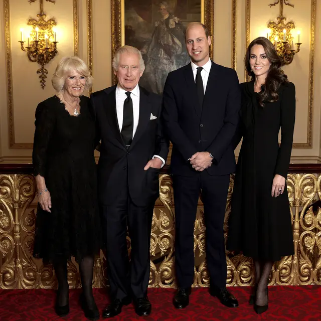 Potret Keluarga Pertama Raja Charles III dan Pangeran William Sebelum Pemakaman Ratu Elizabeth II
