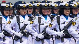 Panglima TNI Jenderal TNI Agus Subiyanto menekankan visi untuk mewujudkan TNI yang profesional, responsif, integratif, modern, dan adaptif (PRIMA) pada HUT Ke-79 TNI. (AP Photo/Tatan Syuflana)