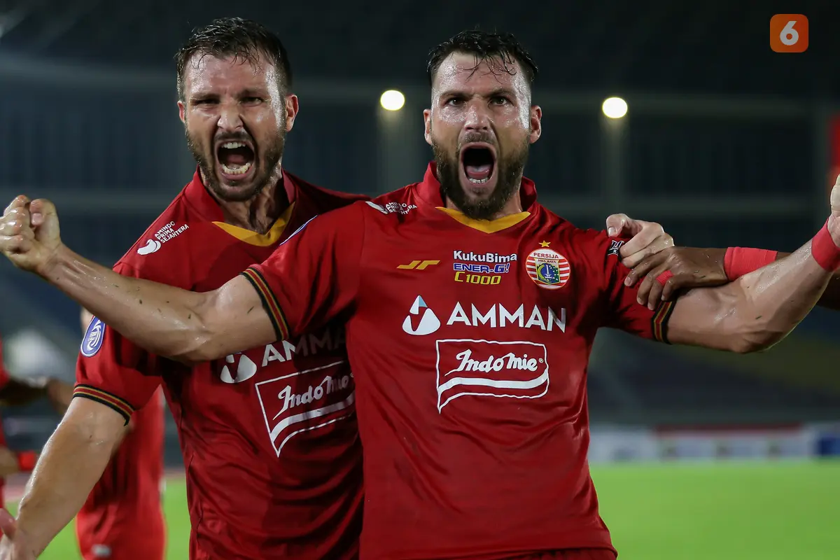 Foto: Gol Marko Simic Bawa Persija Jakarta Ungguli Persib Bandung di Babak Pertama dalam Laga Pekan ke-12 BRI Liga 1