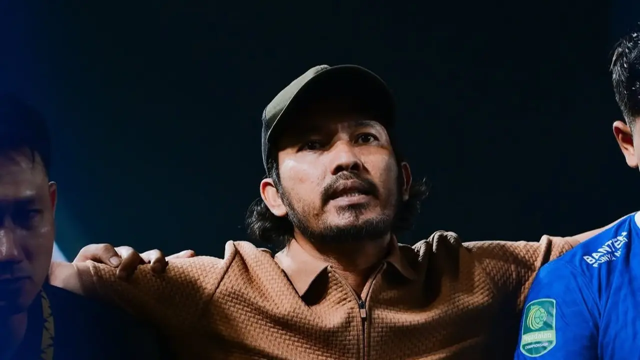 Ade Suhendra - Adhyaksa FC di Pegadaian Championship 2025/2026