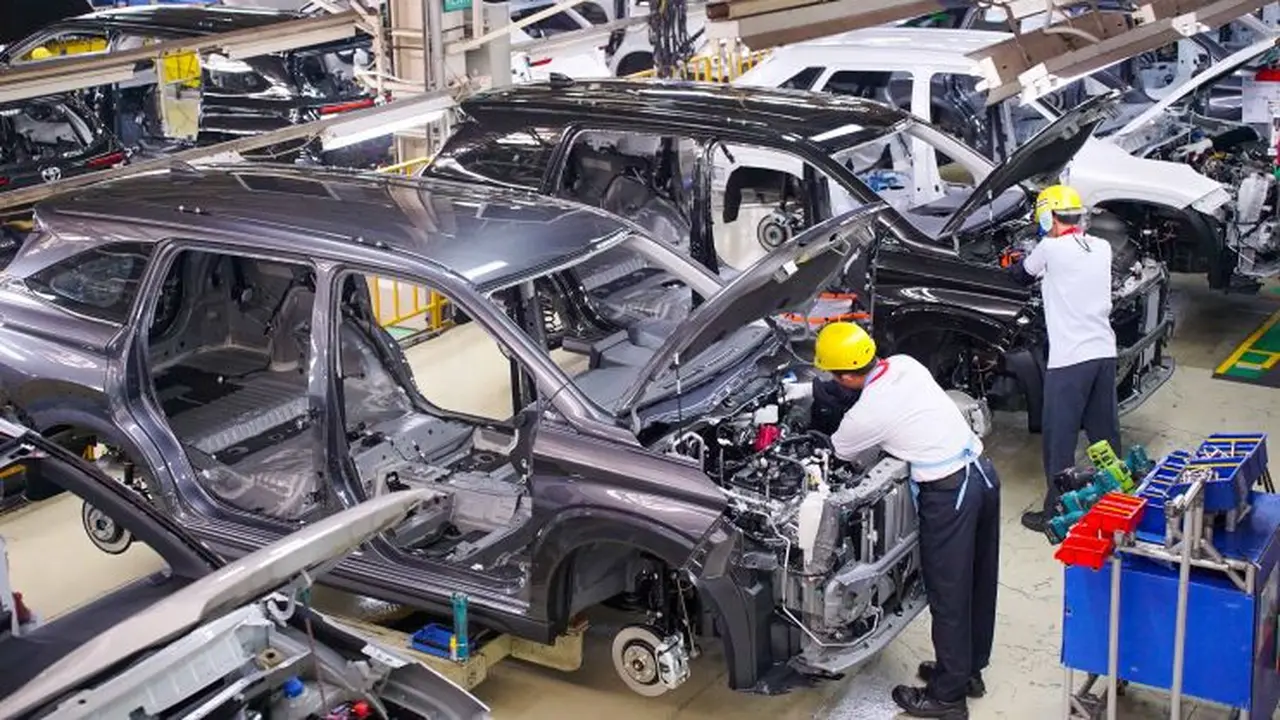 Toyota Masih Andalkan Manusia Dibanding Robot di Pabrik, Ini Alasannya (TMMIN)