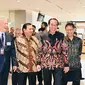 Presiden Joko Widodo (Jokowi) meninjau sejumlah fasilitas dan peralatan yang ada di Rumah Sakit Tzu Chi Hospital, Jakarta, pada Rabu, 14 Juni 2023. Dia didampingi Menhan Prabowo Subianto. (Foto: Laily Rachev - Biro Pers Sekretariat Presiden)