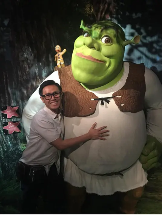 Suami Viona itu mengaku hubungannya dengan janda satu anak asal Depok itu masih terjalin baik. Terbukti dari mereka masih sering berbalas komen di media sosial. (Instagram/ekopatriosuper)