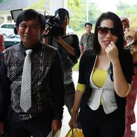 Foto sidang cerai Devi (Deki Prayoga/bintang.com)