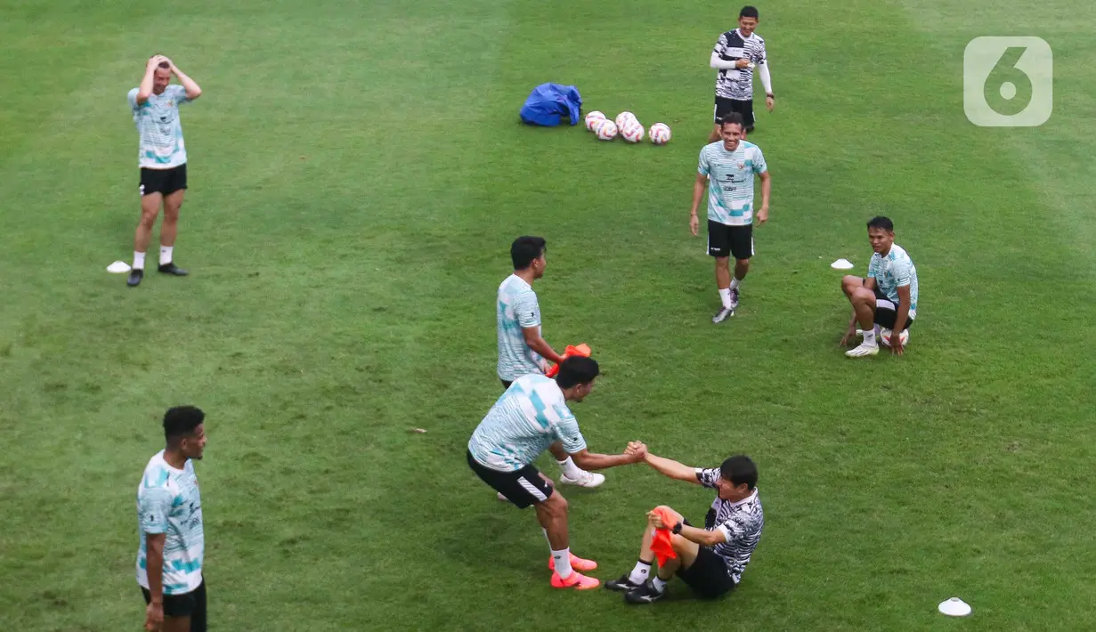 18 pemain sudah hadir dan mengikuti sesi latihan perdana yang digelar secara terbuka. (Liputan6.com/Herman Zakharia)