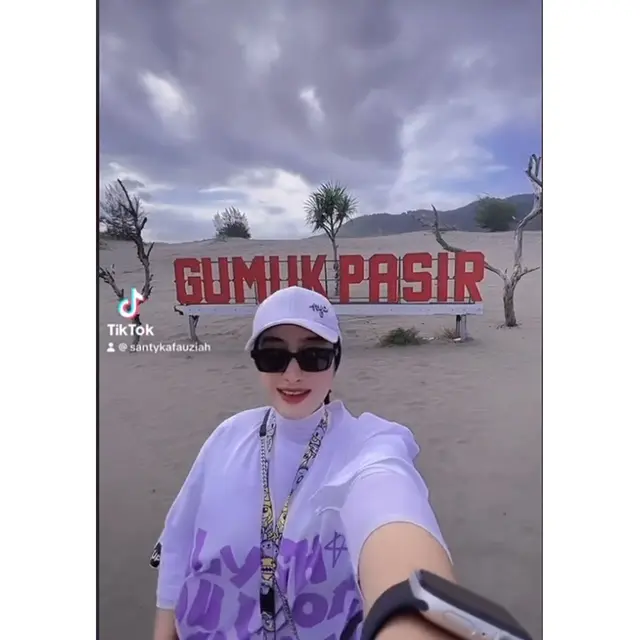 6 Potret Santyka Fauziah, Seleb TikTok Dikabarkan Dekat dengan Sule