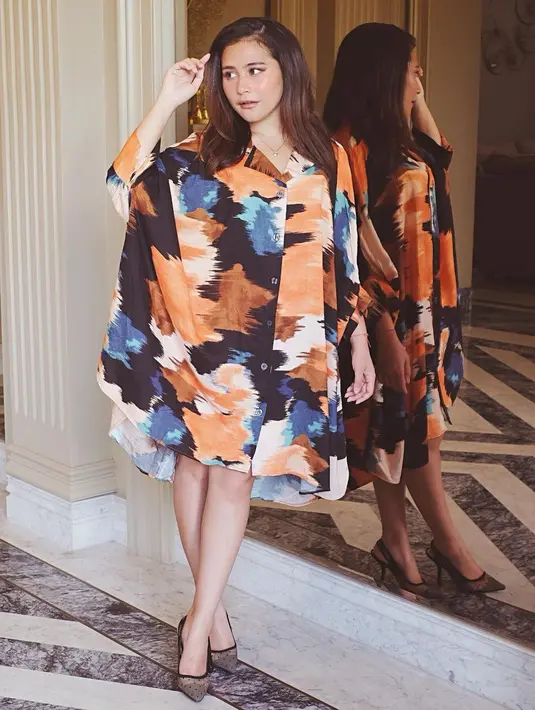 Dalam menyambut bulan Ramadan, biasanya setiap orang memiliki persiapan yang khusus. Namun berbeda dengan Prilly Latuconsina yang mengatakan tak ada persiapan apapun. Pasalnya, ia masih sibuk menyelesaikan pendidikan di bangku kuliah. (Instagram/prillylatuconsina96)