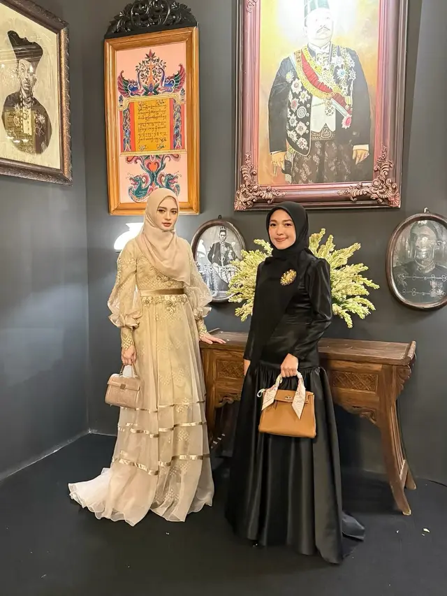 8 Artis Elegan Berbalut Gamis di Ngunduh Mantu Al Ghazali-Alyssa, Curi Perhatian