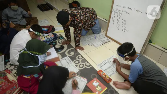 FOTO: Belajar Kelompok di Tengah Pandemi COVID-19