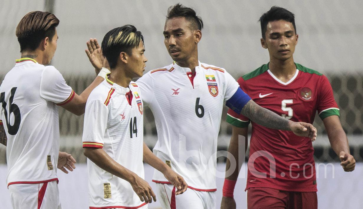 Sempat unggul 1-0, Bagas Adi dkk akhirnya harus mengakui keunggulan Myanmar 3-1 pada laga uji coba perdana mereka. Setelah laga persahabatan ini, Garuda Muda diproyeksikan untuk menjalani pemusatan latihan. (Bola.com/Vitalis Yogi Trisna)