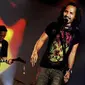 Vokalis kelompok musik &quot;BIP&quot;, Ipang tampil dalam konser &quot;The Noise of Unity&quot; saat peringatan 10 tahun berdirinya Vaccum Noise Management di Tennis Indoor Senayan, Jakarta. (Antara)