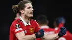 Tak terasa musim kompetisi sepak bola Eropa 2022/2023 tidak lama lagi akan berakhir. Manchester United tercatat sebagai salah satu klub yang performanya cukup impresif sepanjang musim ini setelah dibesut pelatih anyar asal Belanda, Erik ten Hag. Namun Setan Merah terancam akan kehilangan beberapa pemain andalannya akhir musim ini karena belum juga memperpanjang kontrak yang akan berakhir Juni 2023. Tercatat ada 6 pemain MU yang kontraknya akan habis akhir musim ini, mayoritas adalah pemain berstatus pinjaman yang tampil cukup menjanjikan belakangan ini. (AFP/Darren Staples)