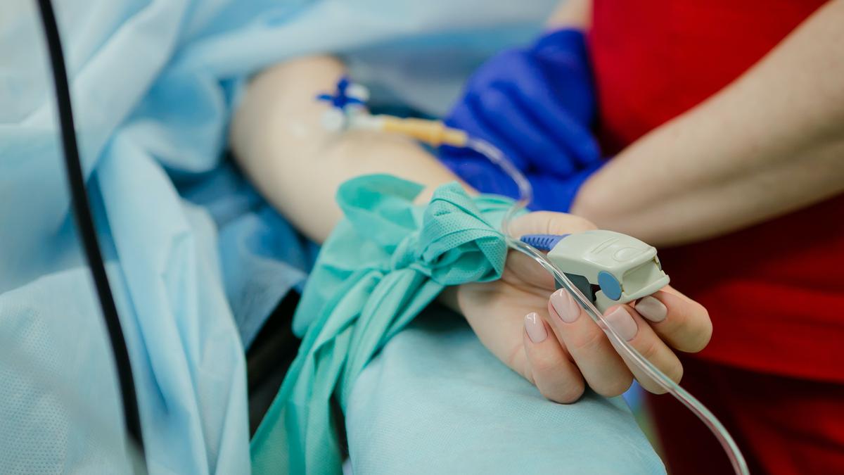 Doa untuk Orang Sakit Perempuan, Ketahui Amalan Agar Cepat Sembuh