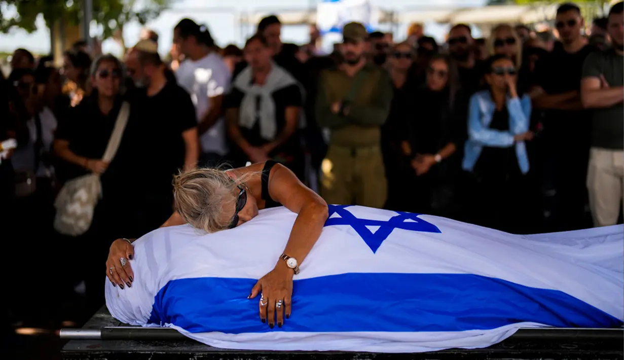 Sementara itu, korban tewas akibat serangan Hamas ke Israel lebih dari 1.400 jiwa. (AP Photo/Francisco Seco)