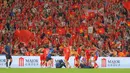 Seleberasi seluruh pemain Timnas Vietnam U-22 usai berhasil mengalahkan tuan rumah Thailand pada final cabang olahraga sepak bola putra SEA Games 2025 yang berlangsung di Stadion Rajamangala, Bangkok, Thailand, Kamis (18/12/2025). (Bola.com/Bagaskara Lazuardi)