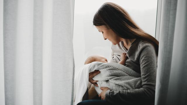 7 Arti Mimpi Menggendong Bayi Laki-laki, Berhubungan dengan Rezeki