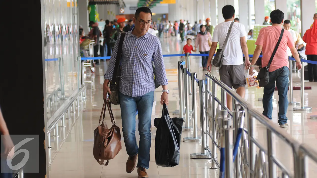 20160704-Pemudik-Padati-Bandara-Halim-PK-HEL