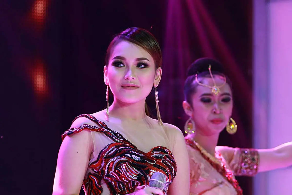 [Bintang] Ayu Ting Ting