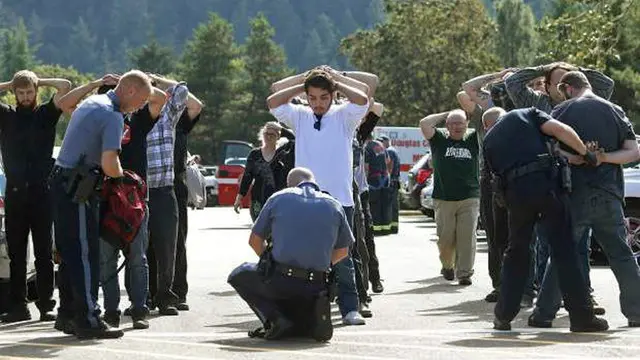 News Flash : Teror Penembakan di Kampus Oregon 10 Orang Tewas