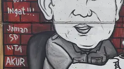 Mural Capres Prabowo Subianto terlihat di Jalan Juanda, Depok, Jawa Barat, Rabu (21/11). Mural tersebut memiliki pesan agar masyarakat tetap damai dan berteman meski berbeda memilih capres di Pilpres 2019. (Liputan6.com/Herman Zakharia)
