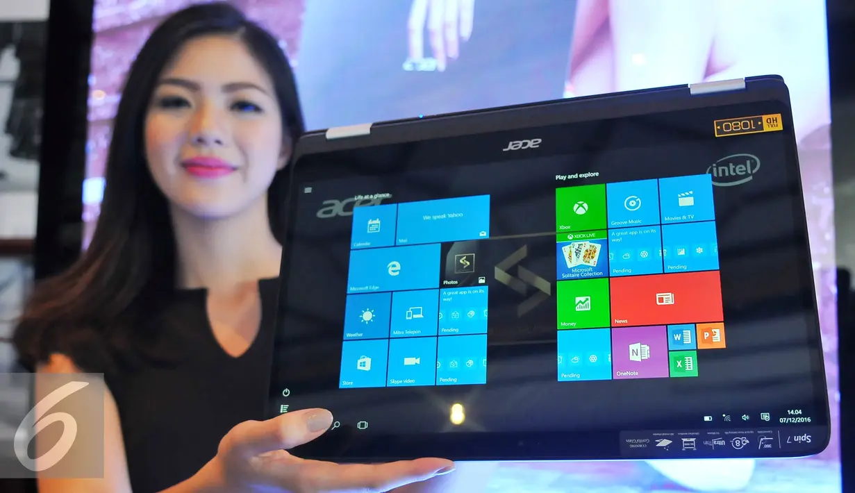 Selain berbodi tipis, notebook berlayar 13,3 inci dengan panel IPS beresolusi 1080p yang berlapis Gorilla Glass 5 ini ditunjang oleh chassis-nya yang berbahan aluminium unibody. (Liputan6.com/Angga Yuniar)