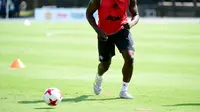 Romelu Lukaku pada sesi latihan pertama bersama Manchester United (MU). (Harry How / GETTY IMAGES NORTH AMERICA / AFP)