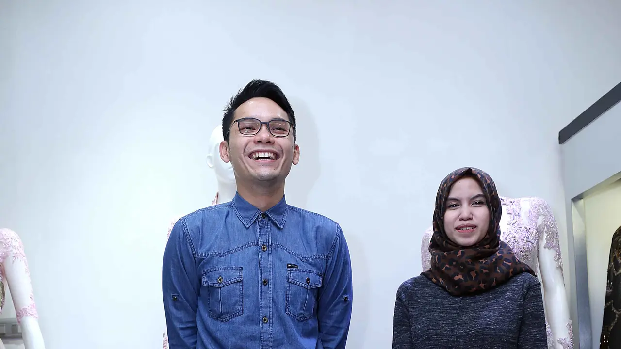 [Bintang] Ben Kasyafani dan Ines -Fitting Baju