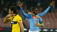 Napoli Paksa Parma Bertekuk Lutut